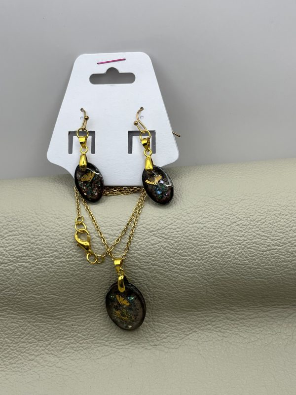 Abalone Shells & Flowers Jewelry Set - Image 3
