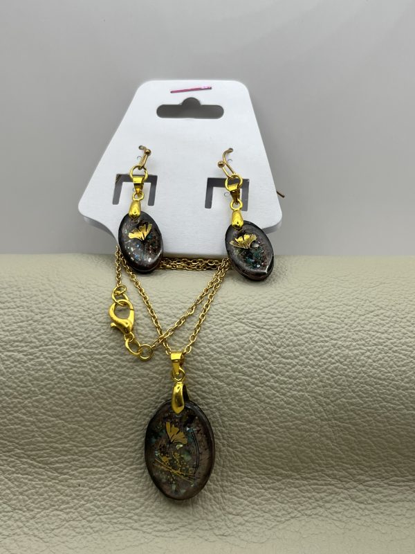 Abalone Shells & Flowers Jewelry Set - Image 4