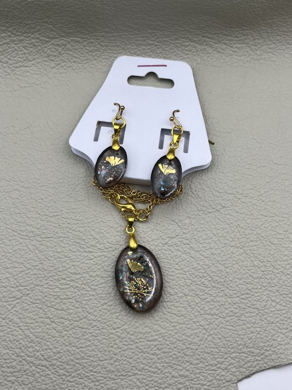 Abalone Shells & Flowers Jewelry Set