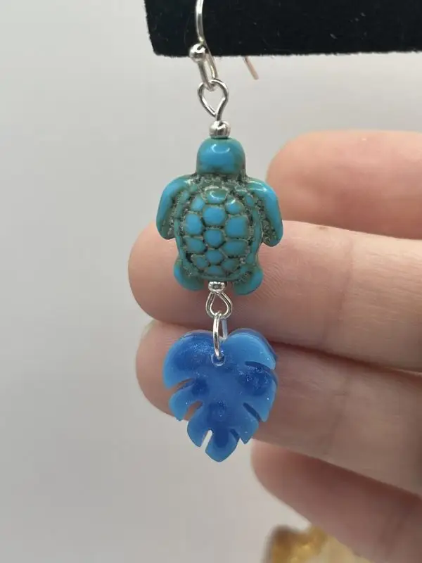magnesite turtle earrings - Image 5