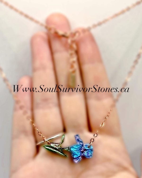 Purple/Blue minimalist Iris necklace - Image 5
