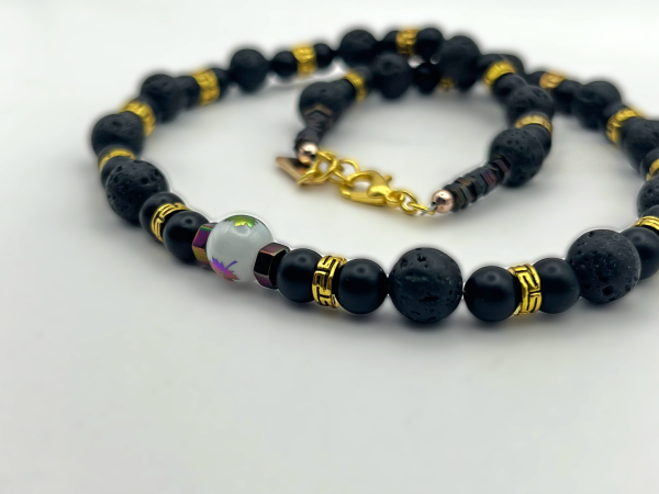 Men’s maple leaf onyx necklace - Image 3