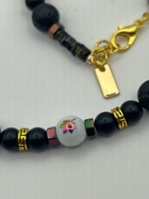 Men’s maple leaf onyx necklace - Image 5