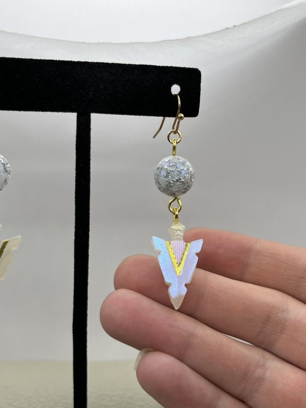 Elegant Arrow Head Earrings - Image 6